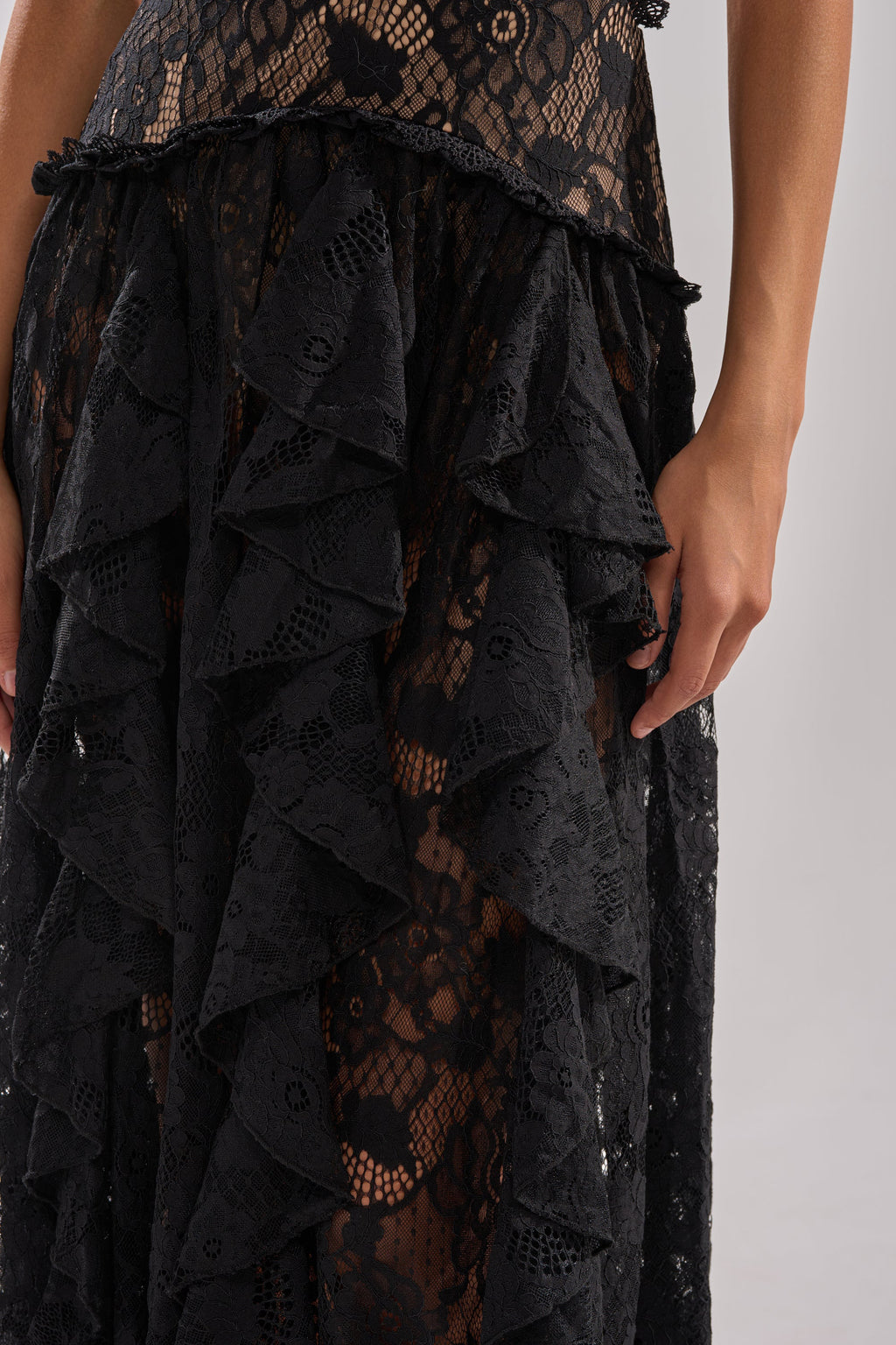 KYLA LACE MAXI DRESS IN BLACK