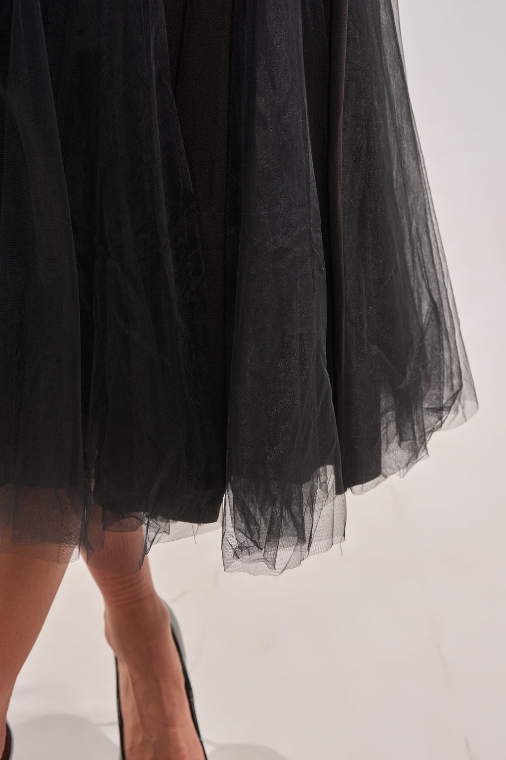 KNOW YOUR WORTH TULLE MIDI DRESS IN BLACK