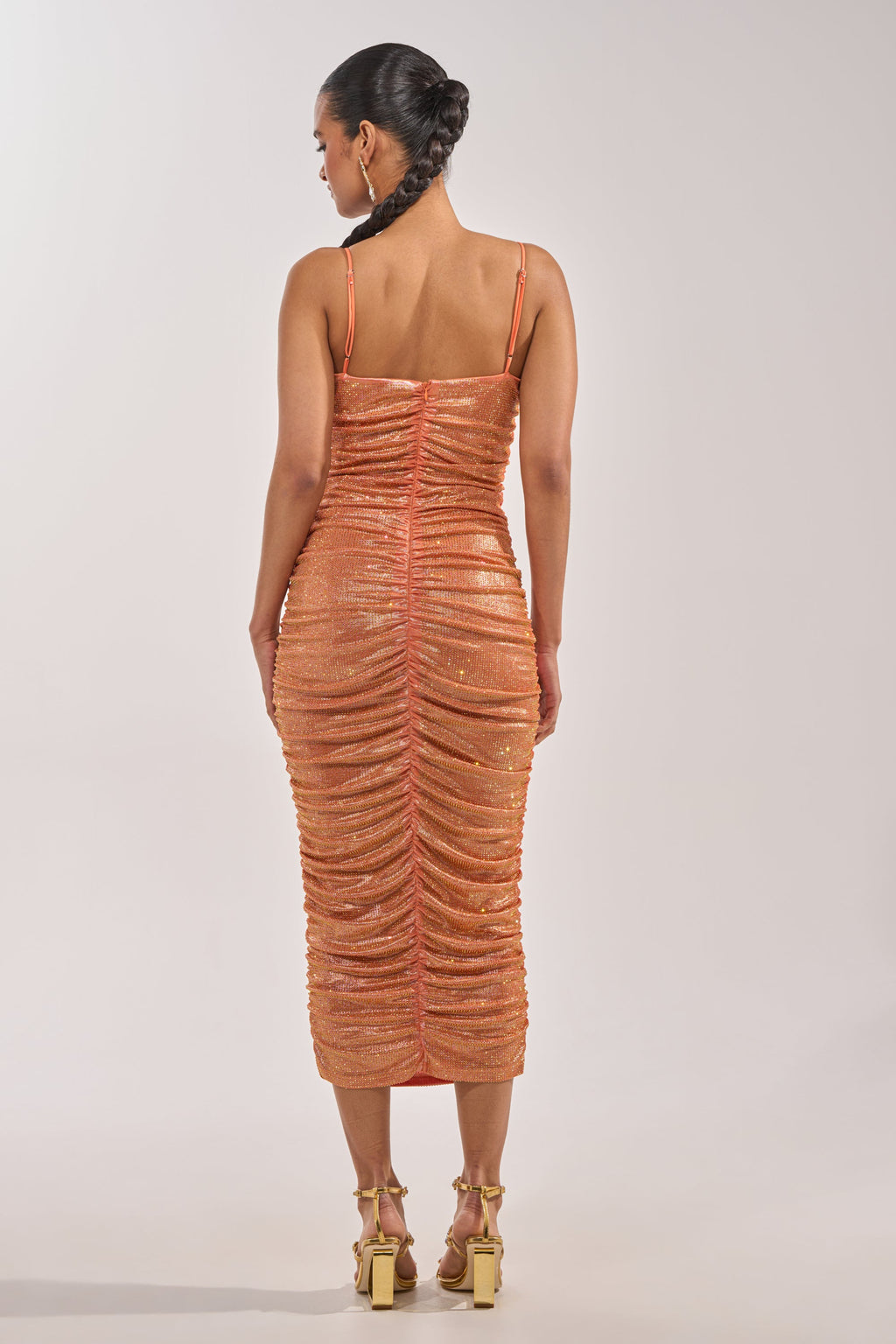 KILL THE LIGHTS STRAPLESS RHINESTONE MIDI DRESS IN PEACH BELLINI